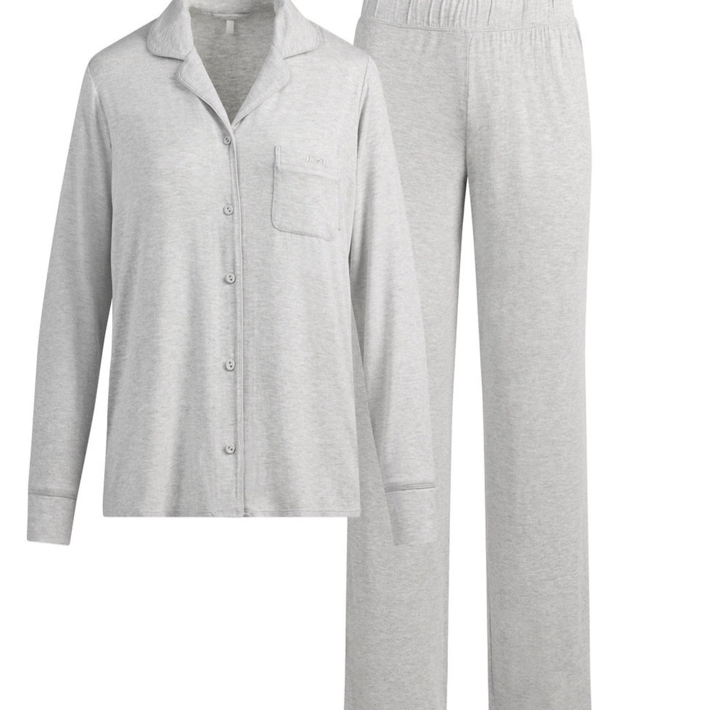NWT SKIMS Heather Gray Long Sleeve Button-Up Pajama Set (Great Christmas Gift!)
